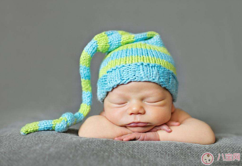 什么樣的睡姿能看出寶寶聰不聰明 哪些睡姿使寶寶更聰明