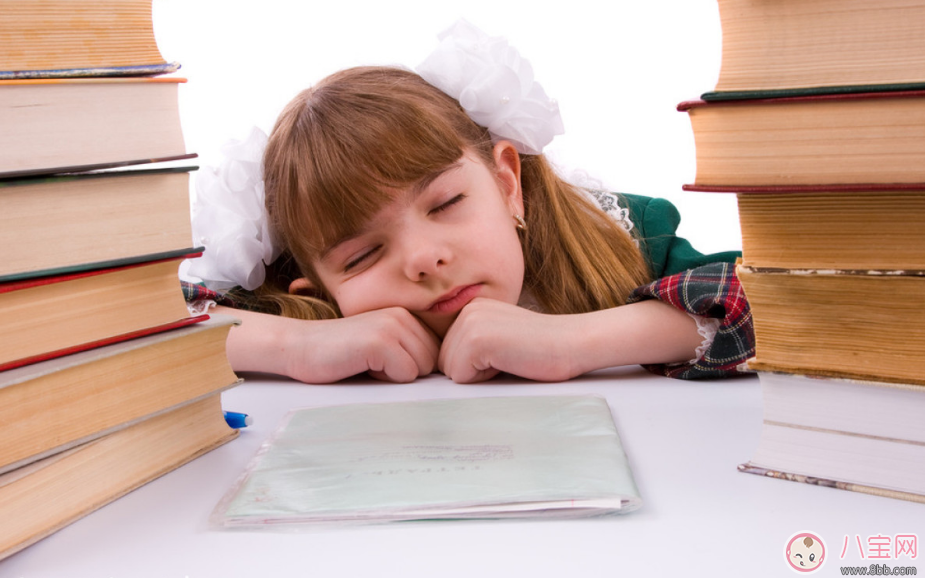 孩子上學后的睡眠時間怎么調整 孩子每天睡多久比較好 孩子上學后的睡眠時間怎么調整 孩子每天睡多久比較好