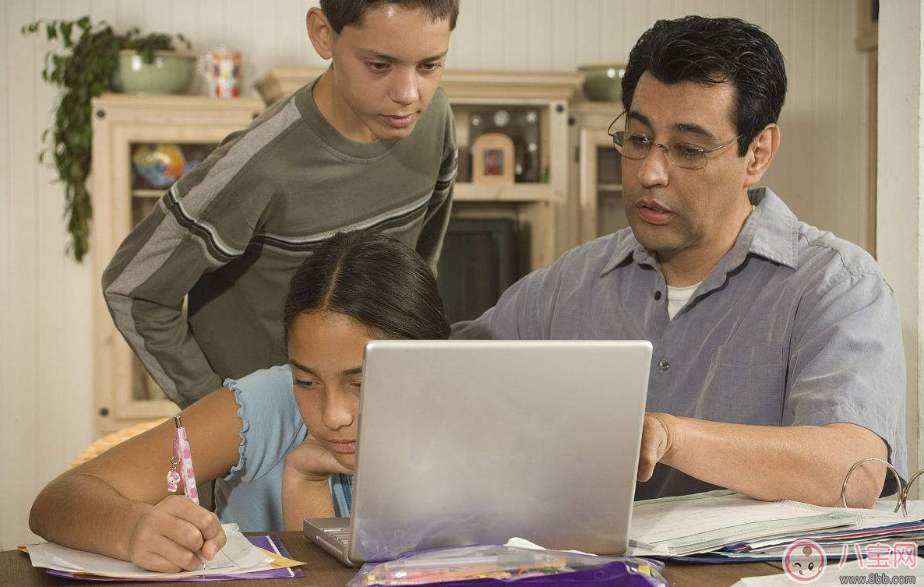 輔導孩子寫作業心情 陪孩子做作業的說說朋友圈