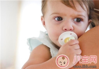 寶寶多大可以用安撫奶嘴 寶寶用安撫奶嘴好不好