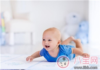 寶寶多大不用穿開襠褲 一歲寶寶能穿開襠褲嗎 寶寶多大不用穿開襠褲 一歲寶寶能穿開襠褲嗎