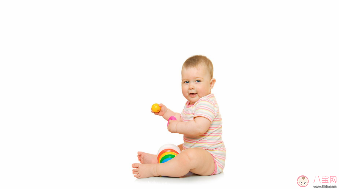 寶寶多大不用穿開襠褲 一歲寶寶能穿開襠褲嗎 寶寶多大不用穿開襠褲 一歲寶寶能穿開襠褲嗎