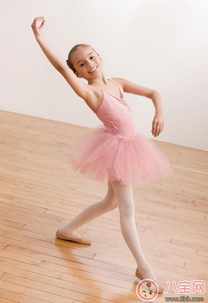 吳尊女兒neinei學芭蕾 有必要帶孩子學芭蕾嗎 吳尊女兒neinei學芭蕾 有必要帶孩子學芭蕾嗎