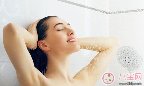 夏天運動后可以洗冷水澡嗎 運動后洗冷水還是熱水澡好 