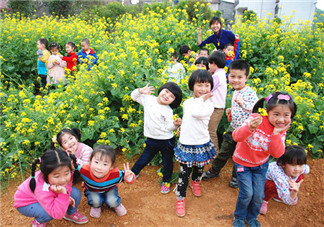 孩子春游朋友圈說說 孩子春游曬圖心情說說