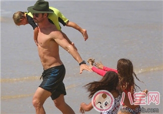 爸爸帶孩子的搞笑說說 爸爸帶娃一句話說說朋友圈