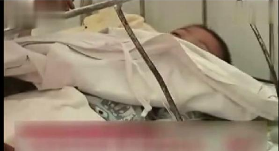 女童撐小花傘墜樓怎么回事 女童撐小花傘墜樓受傷了嗎