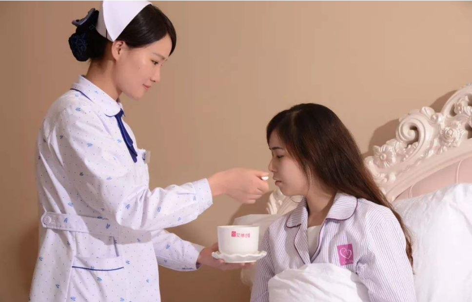 坐月子不洗頭會(huì)脫發(fā)嗎 坐月子洗頭會(huì)怎么樣