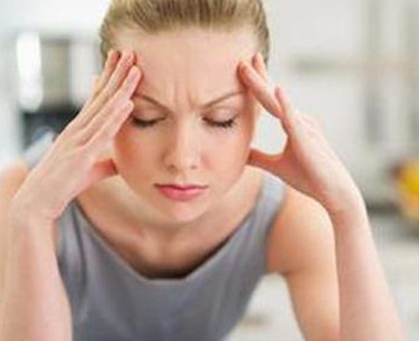 月子頭疼會落下病根嗎 坐月子老是頭疼怎么辦