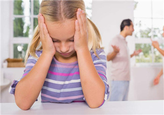 家長吵架會對孩子產生哪些影響 父母的語言暴力對孩子傷害有多大 家長吵架會對孩子產生哪些影響 父母的語言暴力對孩子傷害有多大