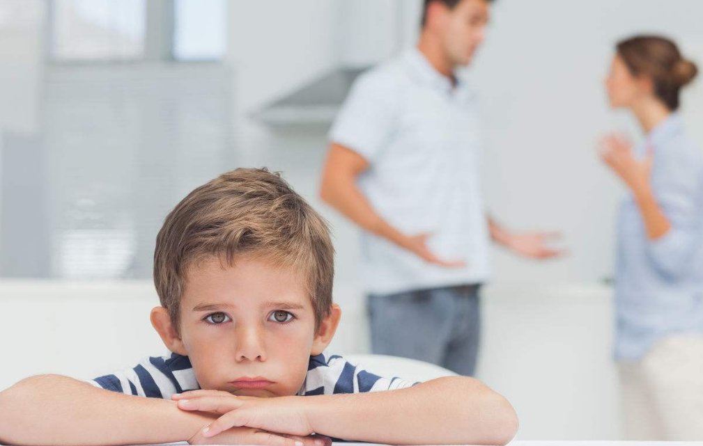 家長吵架會對孩子產生哪些影響 父母的語言暴力對孩子傷害有多大 家長吵架會對孩子產生哪些影響 父母的語言暴力對孩子傷害有多大