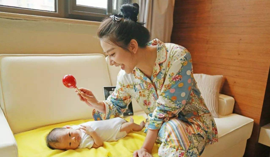 出月子的朋友圈說說 出月子的心情幽默說說 出月子的朋友圈說說 出月子的心情幽默說說