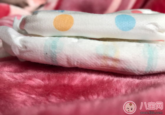 爽然拉拉褲和好奇金裝哪個好 爽然拉拉褲和好奇金裝對比圖片