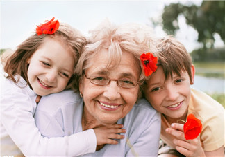 多陪陪父母的經典短句 家人最重要的簡短句子說說