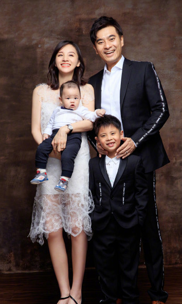 曬全家福照片簡單說說 全家福照片配經典句子 曬全家福照片簡單說說 全家福照片配經典句子