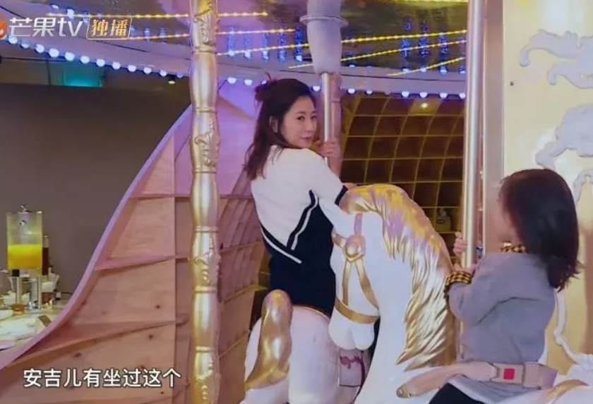 賈靜雯育兒理念是什么 媽媽是超人咘咘很有親情觀的原因是什么