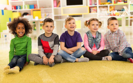 嗯哼4歲未上學的好處有哪些 寶寶早上幼兒園好不好