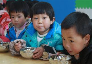 孩子上幼兒園前要對他進行哪些訓練 2018孩子上幼兒園之前應該做好哪些準備 孩子上幼兒園前要對他進行哪些訓練 2018孩子上幼兒園之前應該做好哪些準備