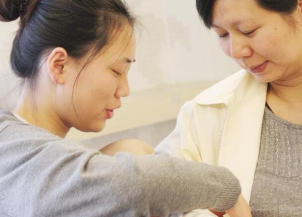 夏天坐月子要戴帽子嗎 夏季坐月子的注意事項(xiàng) 夏天坐月子要戴帽子嗎 夏季坐月子的注意事項(xiàng)
