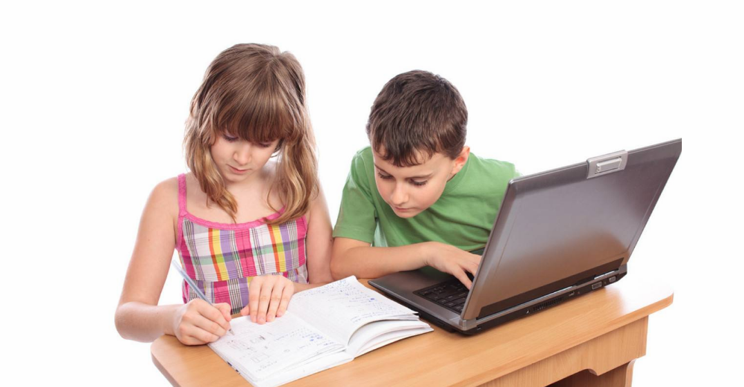 父母應(yīng)該多鼓勵(lì)孩子還是應(yīng)該嚴(yán)厲 家長如何教育好孩子 父母應(yīng)該多鼓勵(lì)孩子還是應(yīng)該嚴(yán)厲 家長如何教育好孩子