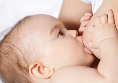 嬰兒吃奶笑是吃飽了嗎 怎么判斷寶寶吃飽了 嬰兒吃奶笑是吃飽了嗎 怎么判斷寶寶吃飽了