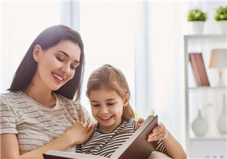 如何選擇適合孩子的英文讀本 不同年齡段的孩子怎么選擇英語(yǔ)學(xué)習(xí)書(shū) 如何選擇適合孩子的英文讀本 不同年齡段的孩子怎么選擇英語(yǔ)學(xué)習(xí)書(shū)