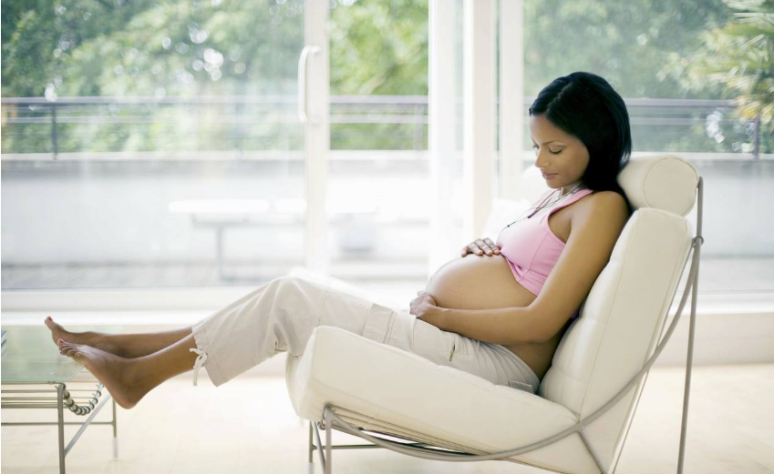 懷孕陰道流液體怎么回事 臨產(chǎn)前為什么會(huì)發(fā)生破水