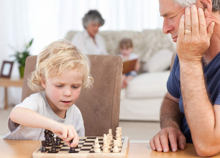 爸爸帶孩子有哪些好處2018 爸爸帶孩子很重要嗎 爸爸帶孩子有哪些好處2018 爸爸帶孩子很重要嗎