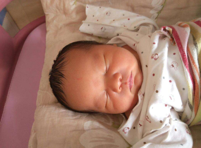 胎位不正應該怎么睡覺 怎么快速調(diào)整胎位2018