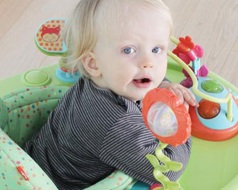 可以用學步車幫寶寶走路嗎2018 寶寶學走路用學步車好不好 可以用學步車幫寶寶走路嗎2018 寶寶學走路用學步車好不好