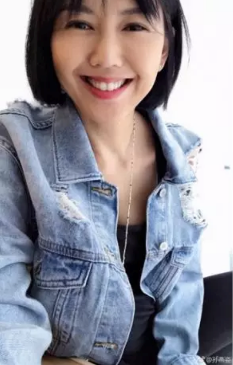 孫燕姿二胎大肚照為什么很瘦 懷孕時胖多少斤算正常 孫燕姿二胎大肚照為什么很瘦 懷孕時胖多少斤算正常