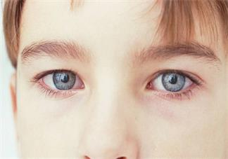 孩子玩電子產品傷眼嗎 2018孩子玩平板和手機怎么保護眼睛 孩子玩電子產品傷眼嗎 2018孩子玩平板和手機怎么保護眼睛