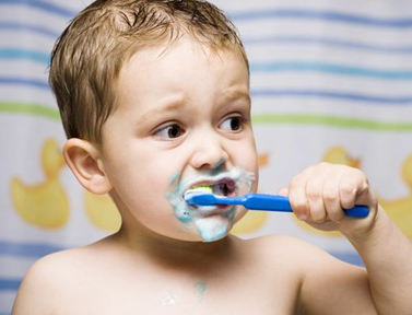 乳牙松動要拔掉嗎 孩子牙齒松動多久會掉 乳牙松動要拔掉嗎 孩子牙齒松動多久會掉