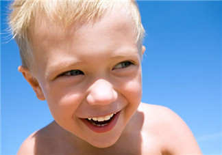 乳牙松動要拔掉嗎 孩子牙齒松動多久會掉 乳牙松動要拔掉嗎 孩子牙齒松動多久會掉