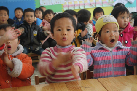 孩子在幼兒園補上廁所怎么辦 孩子在外面容易尿褲子是什么原因