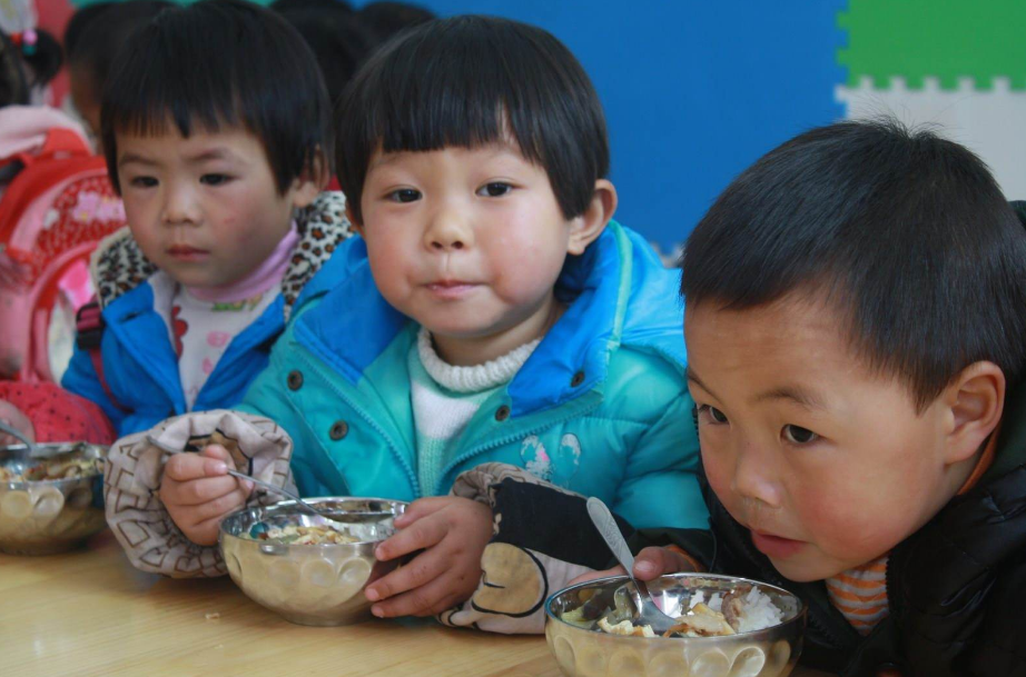 孩子在幼兒園補上廁所怎么辦 孩子在外面容易尿褲子是什么原因