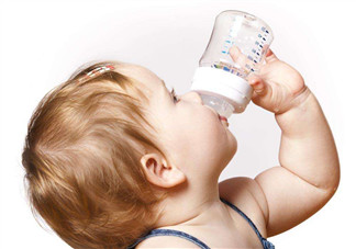 喜得千金報喜微信朋友圈 生女兒報喜吉祥句子朋友圈