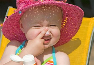 寶寶用防曬霜用卸妝嗎 寶寶防曬霜怎么洗