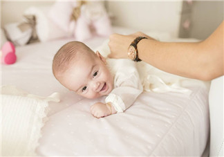 寶寶要穿小內褲嗎 寶寶多大可以穿內褲