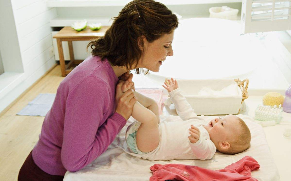 寶寶要穿小內褲嗎 寶寶多大可以穿內褲