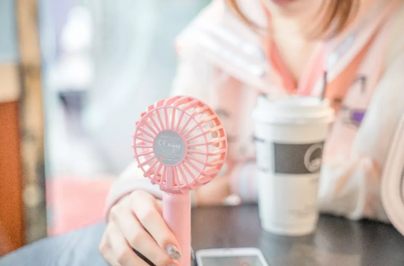 風格派的口袋小風扇寶寶用安全嗎 風格派的口袋小風扇充電能用多久