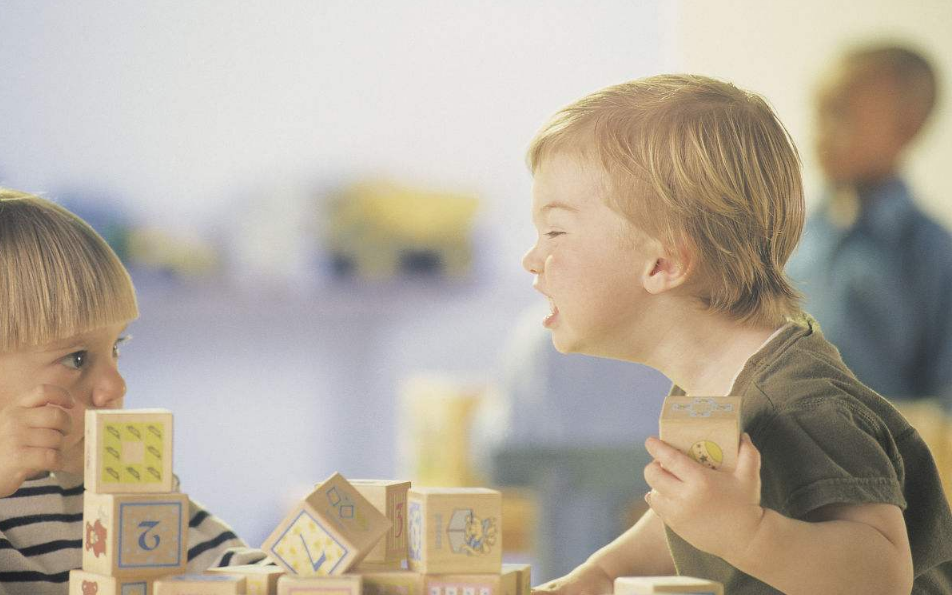 1歲的孩子脾氣很大怎么辦 為什么寶寶愛發脾氣不聽話