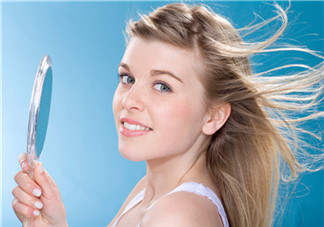 產(chǎn)后脫發(fā)嚴(yán)重是怎么回事 產(chǎn)后脫發(fā)會持續(xù)多久 產(chǎn)后脫發(fā)嚴(yán)重是怎么回事 產(chǎn)后脫發(fā)會持續(xù)多久