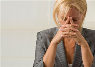 產(chǎn)后脫發(fā)嚴(yán)重是怎么回事 產(chǎn)后脫發(fā)會持續(xù)多久 產(chǎn)后脫發(fā)嚴(yán)重是怎么回事 產(chǎn)后脫發(fā)會持續(xù)多久