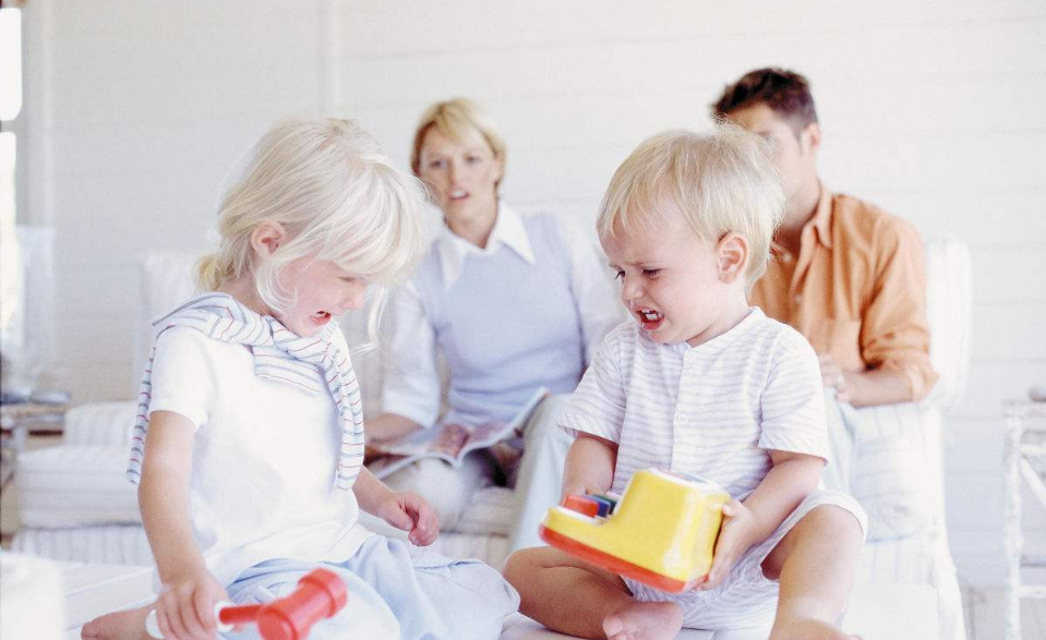 3歲前寶寶打人怎么回事 如何糾正寶寶打人習(xí)慣 3歲前寶寶打人怎么回事 如何糾正寶寶打人習(xí)慣