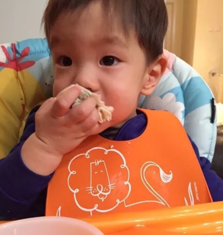 嗯哼同款modern-twist圍兜多少錢 modern-twist圍兜測評