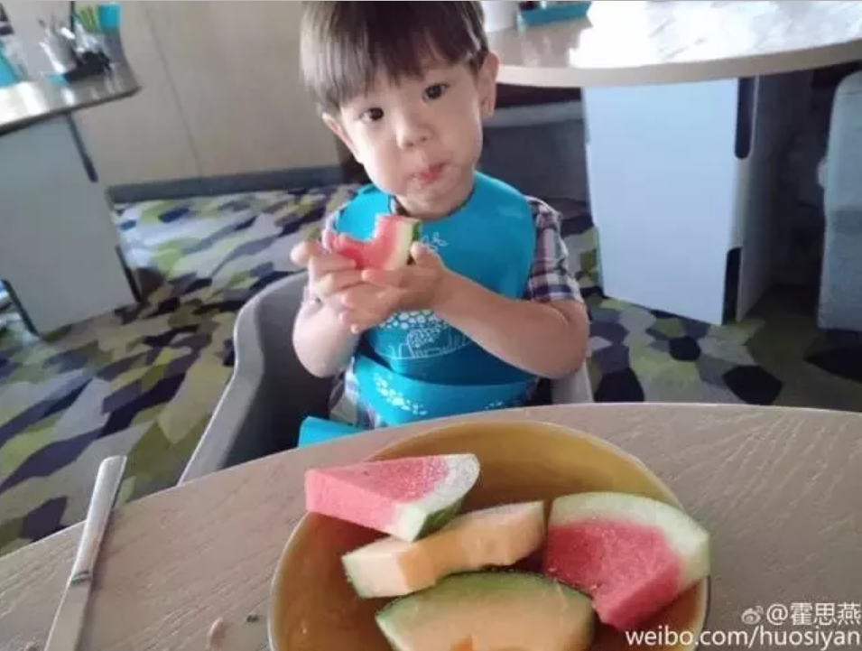 嗯哼同款modern-twist圍兜多少錢 modern-twist圍兜測評