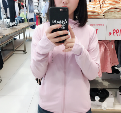 優(yōu)衣庫防曬衣哪個顏色好看 優(yōu)衣庫防曬衣不同顏色的試穿
