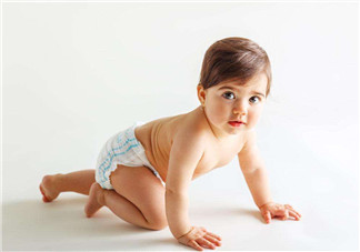 天氣熱穿紙尿褲會紅屁股 天氣熱了寶寶還要穿紙尿褲嗎 