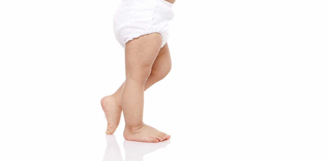 小寶寶踮著腳尖走路正常嗎 孩子走路總是踮起腳尖怎么糾正 小寶寶踮著腳尖走路正常嗎 孩子走路總是踮起腳尖怎么糾正